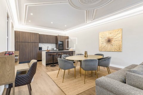 2 bedrooms apartment for sale in Barcelona, Catalonia, Spain № 8547 - photo 9