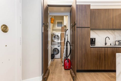 2 bedrooms apartment for sale in Barcelona, Catalonia, Spain № 8547 - photo 16