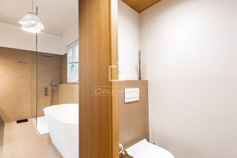 Apartamento de 4 dormitorios en venta en Barcelona, Cataluña, Spain № 8796 - foto 28
