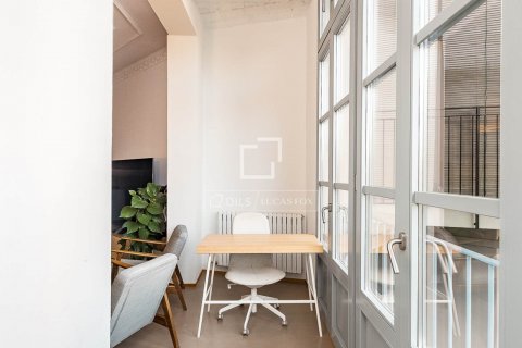 Apartamento de 4 dormitorios en venta en Barcelona, Cataluña, Spain № 8796 - foto 5