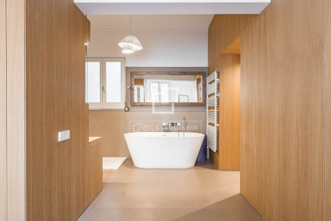 Apartamento de 4 dormitorios en venta en Barcelona, Cataluña, Spain № 8796 - foto 26