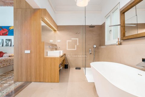 Apartamento de 4 dormitorios en venta en Barcelona, Cataluña, Spain № 8796 - foto 21