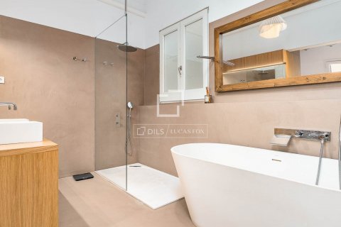 Apartamento de 4 dormitorios en venta en Barcelona, Cataluña, Spain № 8796 - foto 23