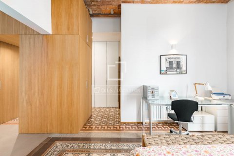 Apartamento de 4 dormitorios en venta en Barcelona, Cataluña, Spain № 8796 - foto 18