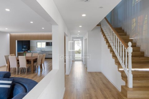 6 bedrooms villa for sale in Alella, Barcelona, Catalonia, Spain № 8801 - photo 9