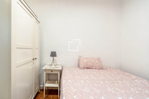 Apartamento de 2 dormitorios en venta en Barcelona, Cataluña, Spain № 8797 - foto 19