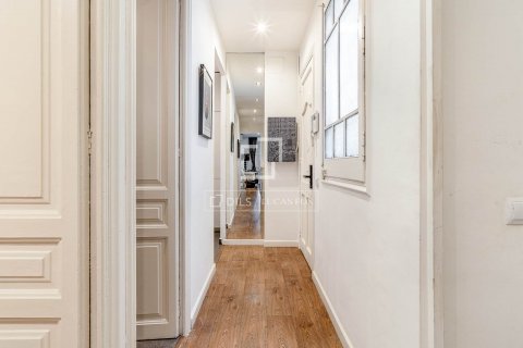 Apartamento de 2 dormitorios en venta en Barcelona, Cataluña, Spain № 8797 - foto 13