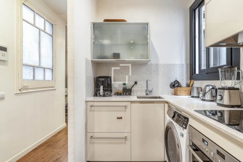 Apartamento de 2 dormitorios en venta en Barcelona, Cataluña, Spain № 8797 - foto 22