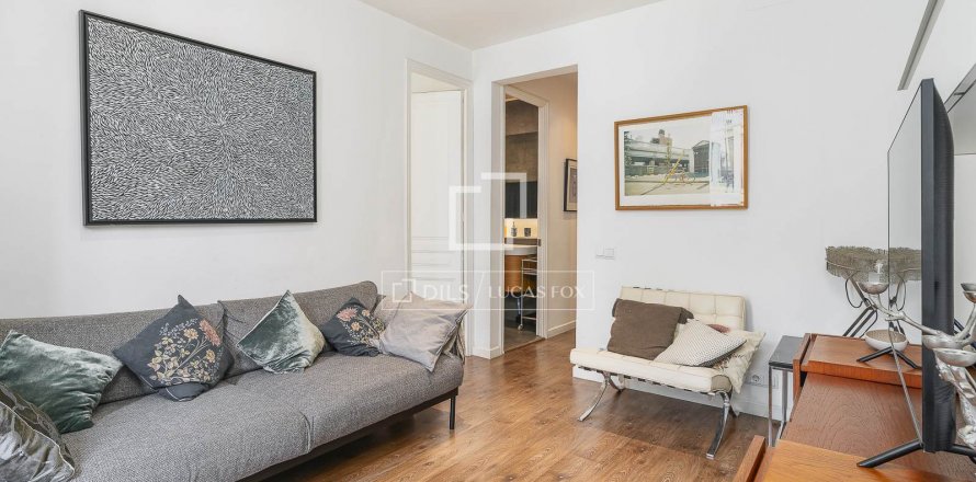 Apartamento de 2 dormitorios en venta en Barcelona, Cataluña, Spain № 8797