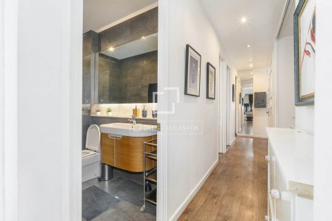 Apartamento de 2 dormitorios en venta en Barcelona, Cataluña, Spain № 8797 - foto 7