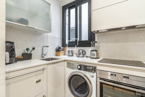 Apartamento de 2 dormitorios en venta en Barcelona, Cataluña, Spain № 8797 - foto 23