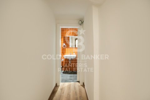 Apartamento de 1 dormitorio en venta en Barcelona, Cataluña, Spain № 7833 - foto 6