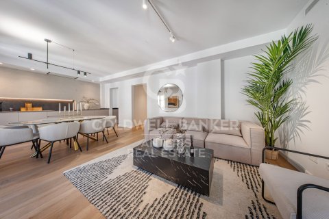 Apartamento de 3 dormitorios en venta en Barcelona, Cataluña, Spain № 7837