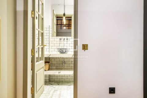 Apartamento de 1 dormitorio en venta en Barcelona, Cataluña, Spain № 8740 - foto 25