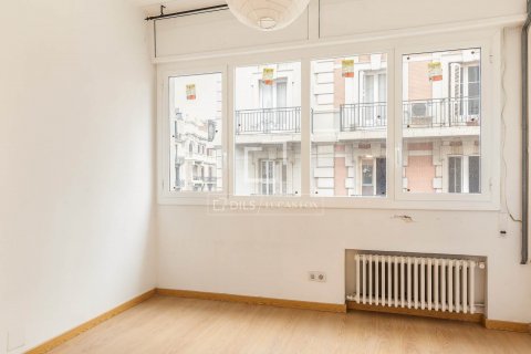 Купить квартиру в Барселона, Испания с 4 спальни, 120м², № 8738 - фото 20