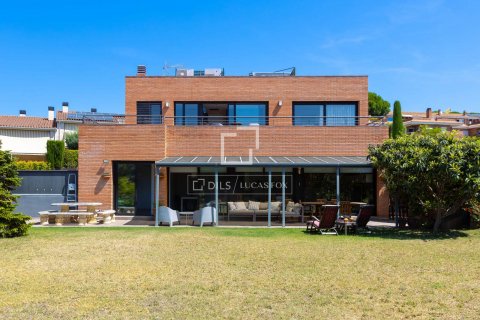 5 bedrooms villa for sale in Sant Vicenc De Montalt, Barcelona, Catalonia, Spain № 8742