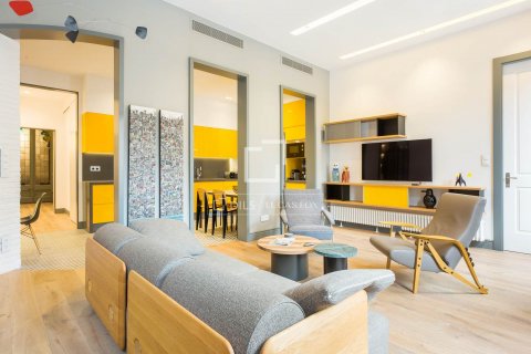 Купить квартиру в Барселона, Испания с 3 спальни, 121м², № 8739 - фото 3