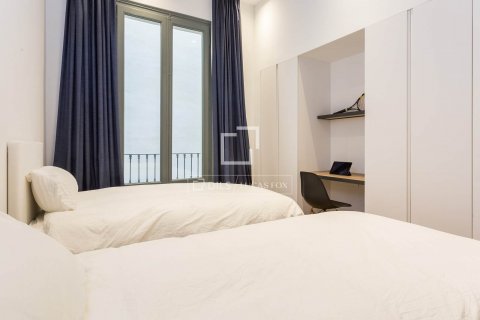 Купить квартиру в Барселона, Испания с 3 спальни, 121м², № 8739 - фото 15