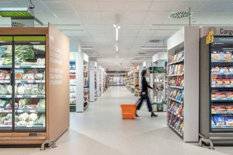 Tienda al por menor de 1971 m² en venta en Barcelona, Cataluña, Spain № 5210 - foto 3