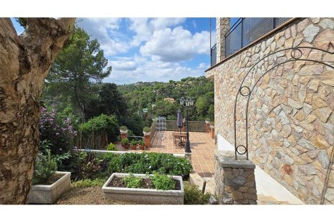 Сasa de 5 dormitorios en venta en Lloret de Mar, Gerona, Cataluña, Spain № 3632 - foto 26