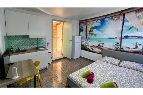 Сasa de 5 dormitorios en venta en Lloret de Mar, Gerona, Cataluña, Spain № 3632 - foto 30