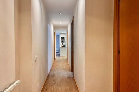 Apartamento de 4 dormitorios en venta en Barcelona, Cataluña, Spain № 3636 - foto 4