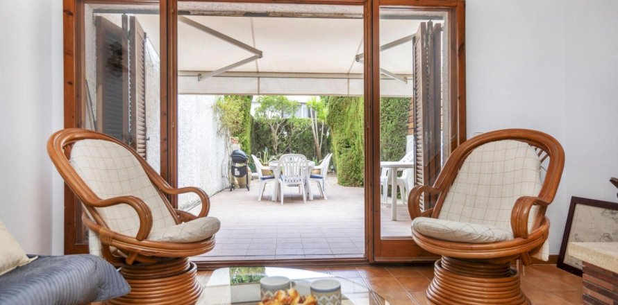 Casa adosada de 3 dormitorios en venta en Begur, Gerona, Cataluña, Spain № 3633