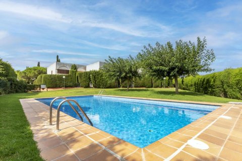 Casa adosada de 3 dormitorios en venta en Begur, Gerona, Cataluña, Spain № 3633 - foto 2