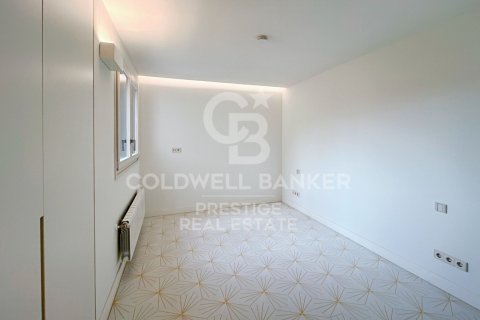 Apartamento de 2 dormitorios en venta en Barcelona, Cataluña, Spain № 6054 - foto 22