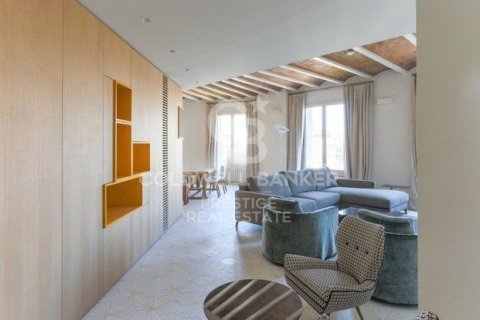 Apartamento de 2 dormitorios en venta en Barcelona, Cataluña, Spain № 6054 - foto 4