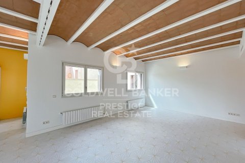 Apartamento de 2 dormitorios en venta en Barcelona, Cataluña, Spain № 6054 - foto 3