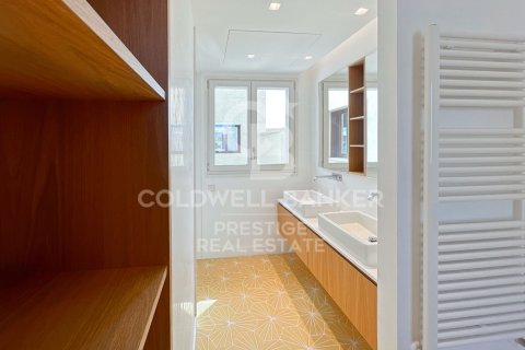 Apartamento de 2 dormitorios en venta en Barcelona, Cataluña, Spain № 6054 - foto 20