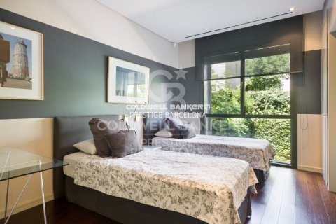 Apartamento de 5 dormitorios en venta en Barcelona, Cataluña, Spain № 6053 - foto 7