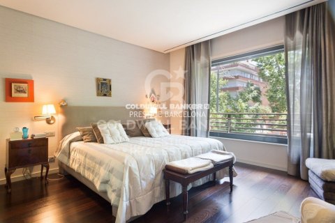Apartamento de 5 dormitorios en venta en Barcelona, Cataluña, Spain № 6053 - foto 6