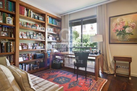 Apartamento de 5 dormitorios en venta en Barcelona, Cataluña, Spain № 6053 - foto 13