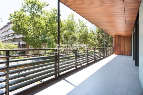 Apartamento de 5 dormitorios en venta en Barcelona, Cataluña, Spain № 6053 - foto 3