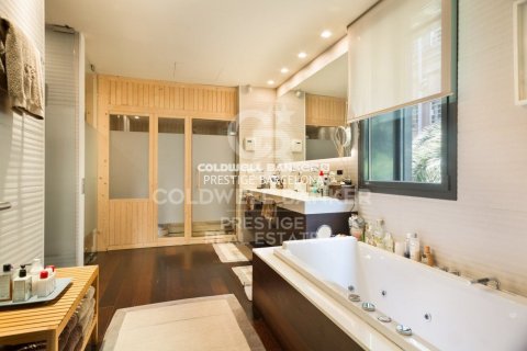 Apartamento de 5 dormitorios en venta en Barcelona, Cataluña, Spain № 6053 - foto 17
