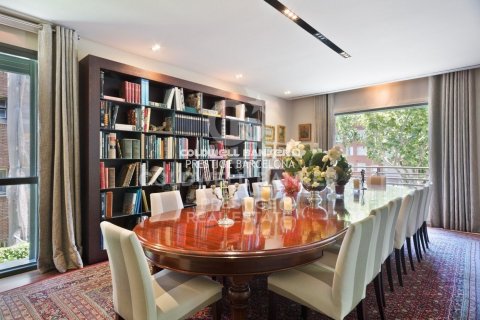 Apartamento de 5 dormitorios en venta en Barcelona, Cataluña, Spain № 6053 - foto 8
