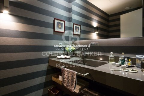 Apartamento de 5 dormitorios en venta en Barcelona, Cataluña, Spain № 6053 - foto 20