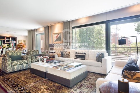 Apartamento de 5 dormitorios en venta en Barcelona, Cataluña, Spain № 6053