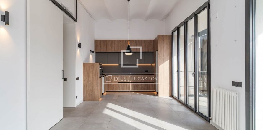 2 bedrooms apartment for sale in Barcelona, Catalonia, Spain № 8675