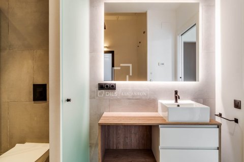 2 bedrooms apartment for sale in Barcelona, Catalonia, Spain № 8675 - photo 21