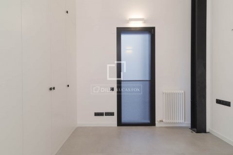 2 bedrooms apartment for sale in Barcelona, Catalonia, Spain № 8675 - photo 24