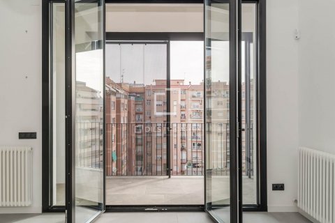 2 bedrooms apartment for sale in Barcelona, Catalonia, Spain № 8675 - photo 12