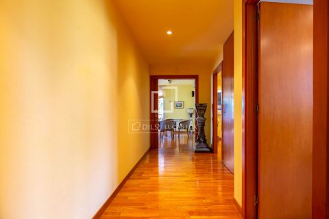 Apartamento de 4 dormitorios en venta en Esplugues de Llobregat, Barcelona, Cataluña, Spain № 8642 - foto 11