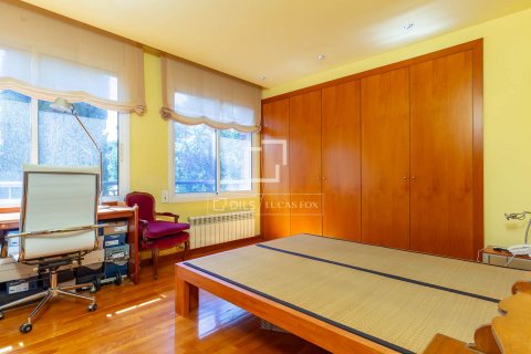 Apartamento de 4 dormitorios en venta en Esplugues de Llobregat, Barcelona, Cataluña, Spain № 8642 - foto 27