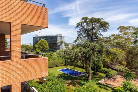 Apartamento de 4 dormitorios en venta en Esplugues de Llobregat, Barcelona, Cataluña, Spain № 8642 - foto 16