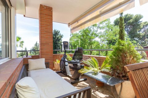 Apartamento de 4 dormitorios en venta en Esplugues de Llobregat, Barcelona, Cataluña, Spain № 8642 - foto 15