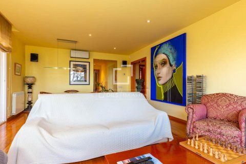 Apartamento de 4 dormitorios en venta en Esplugues de Llobregat, Barcelona, Cataluña, Spain № 8642 - foto 22
