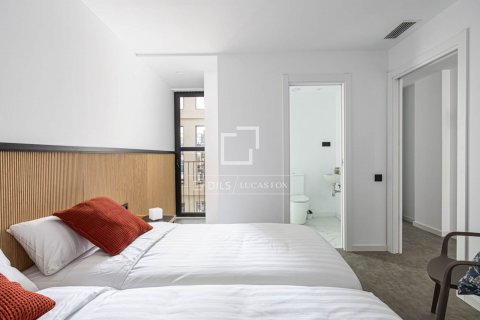 Propiedad comercial de 1357 m² en venta en Barcelona, Cataluña, Spain № 8643 - foto 13